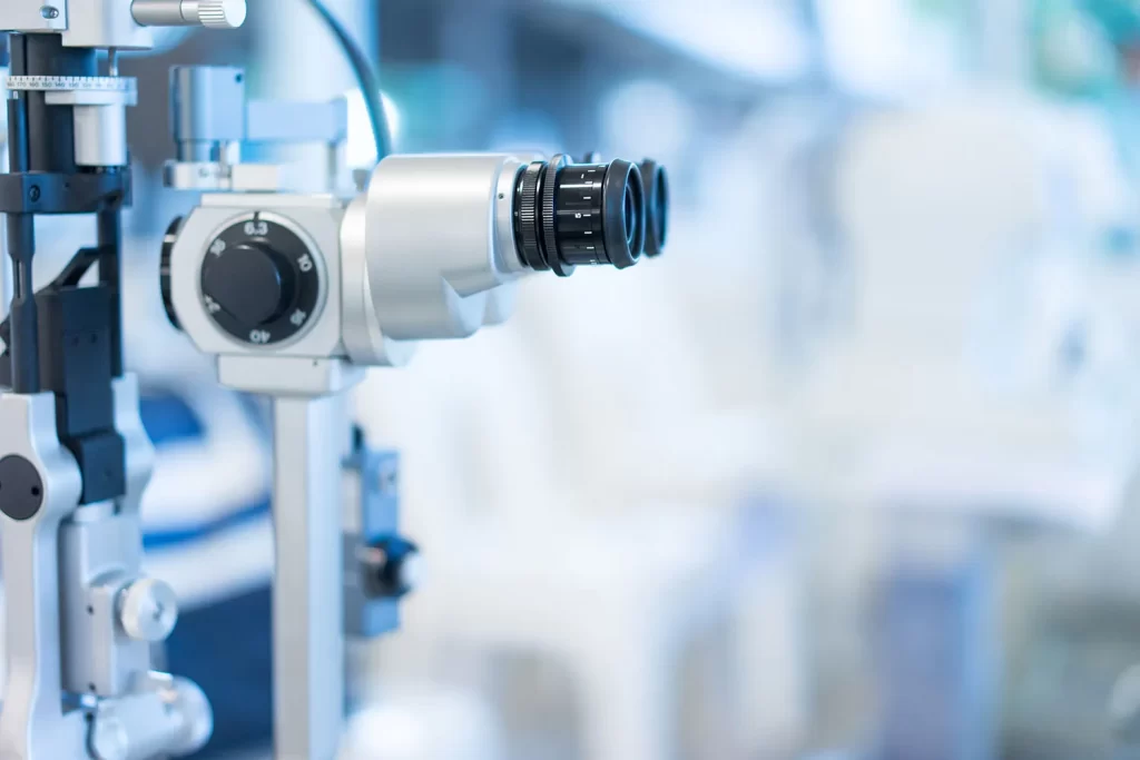 どのような症状が出たら眼科を受診すべきか?