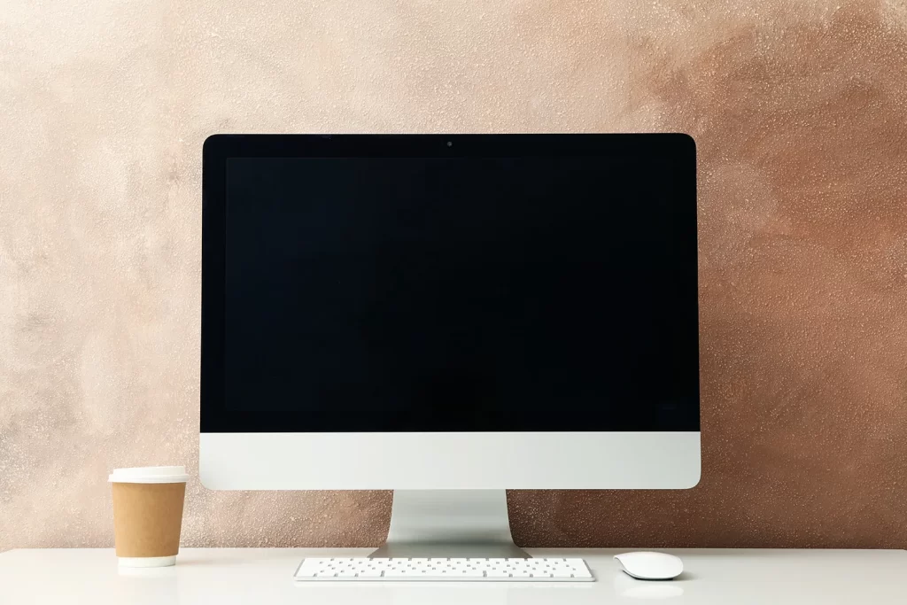 なぜスマホより「大きな画面」での視聴が目に優しいのですか？