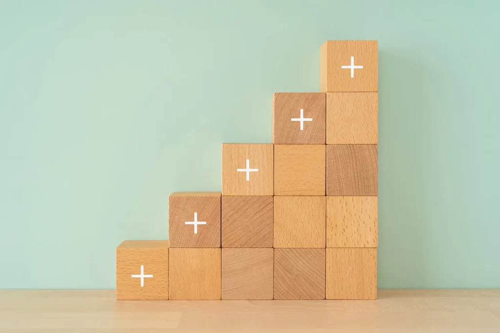 治療プランのメリット 症状のピークに合わせた「段階的治療(ステップアップ)」とは?