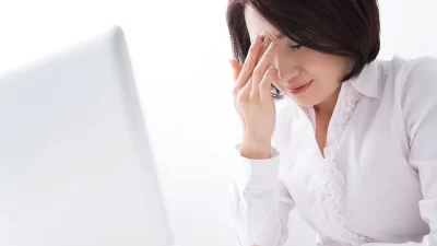 その目の疲れ、冷房による「隠れドライアイ」かも？紫外線ダメージを蓄積させないための処方箋