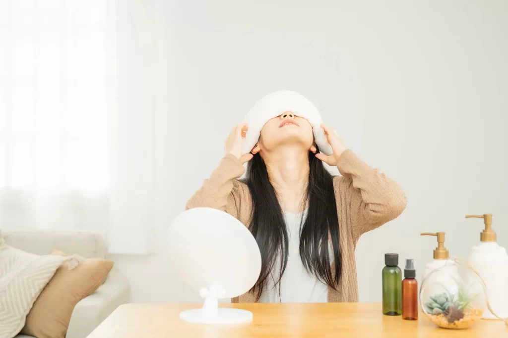 夏の目の疲れをリセットする「正しい冷却と加湿」