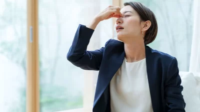 くしゃみは出ないのに目だけが痒い？9月から始まる秋のアレルギー性結膜炎の原因・対策・眼科での治療
