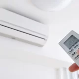 「見えづらさ」は冷房と紫外線のサイン？今すぐ始めるべき、夏の疲れ目リセット術
