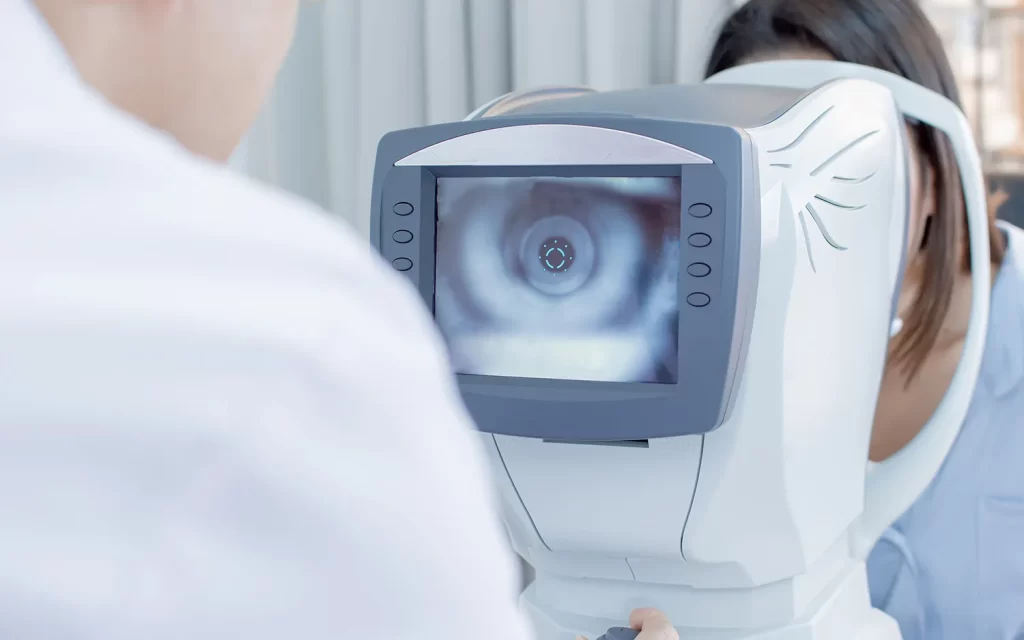 一般健診の視力検査で見逃される理由と、眼科精密検査でわかること